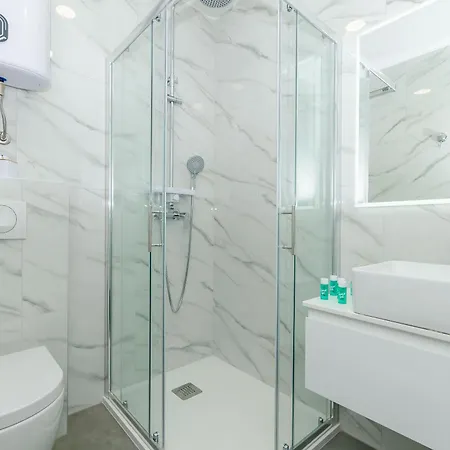 Lanterna Hvar Apartman *